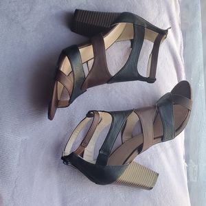 Two tone heeled sandal